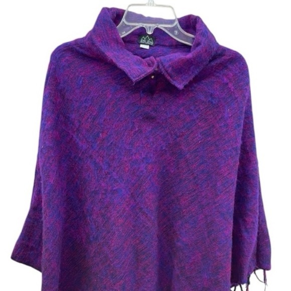 Other - ZIG ZAG ASIAN COLLECTION
BRUSHED WOVEN PONCHO IN
SUNSET